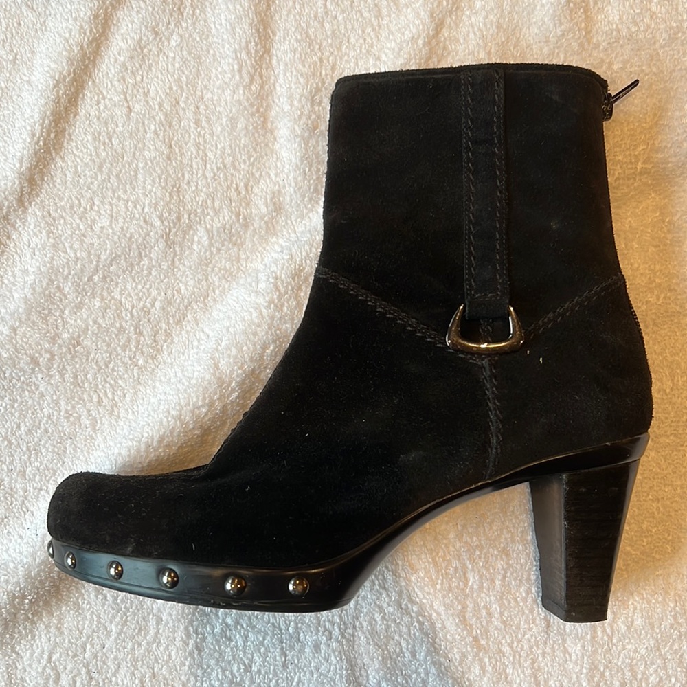 Stuart Weitzman booties size 10 black suede